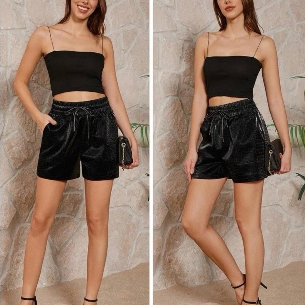 High Waisted Black Faux Leather Shorts Size Small NWT